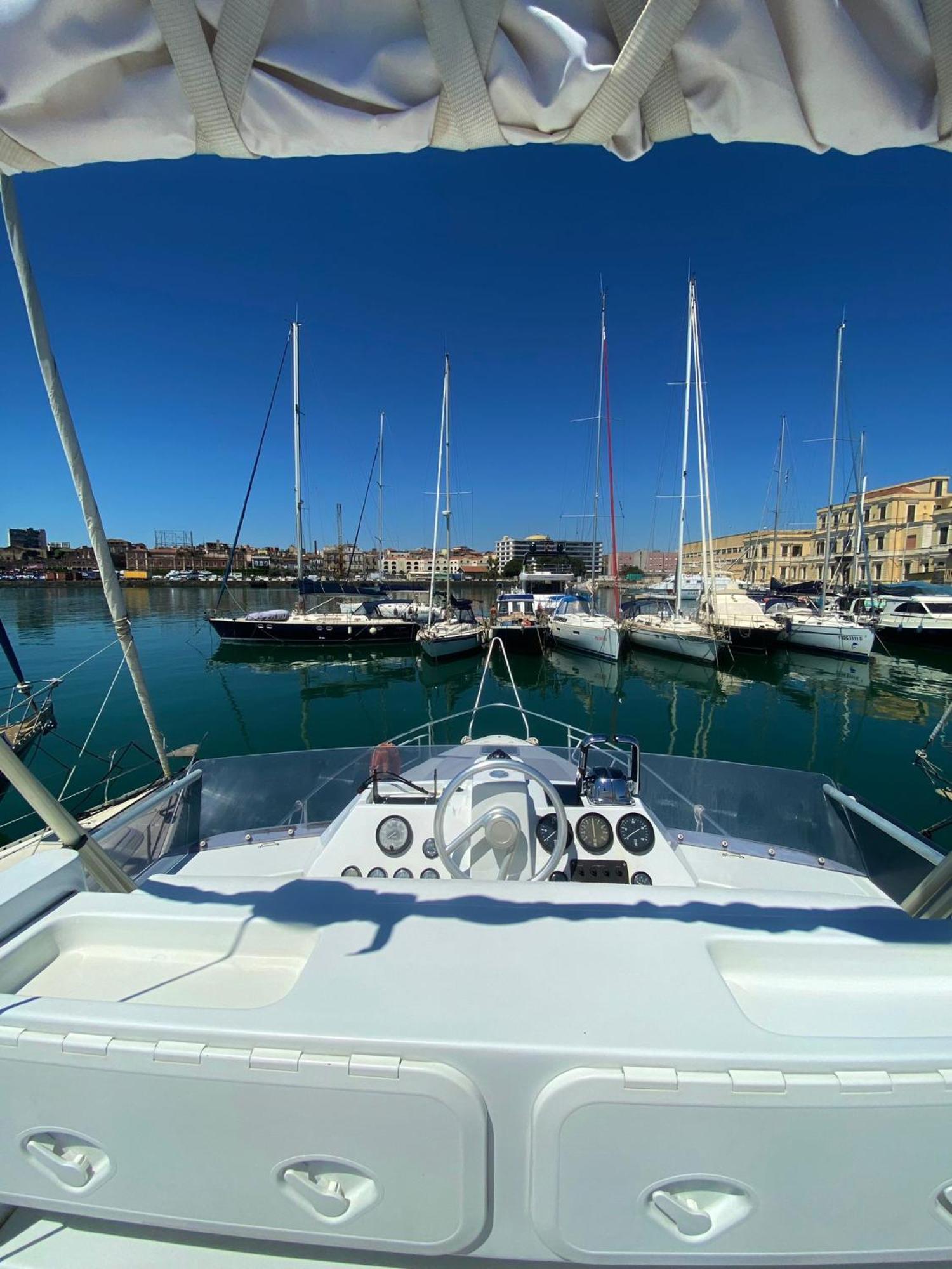Отель She'S Mine Yacht Катания Экстерьер фото
