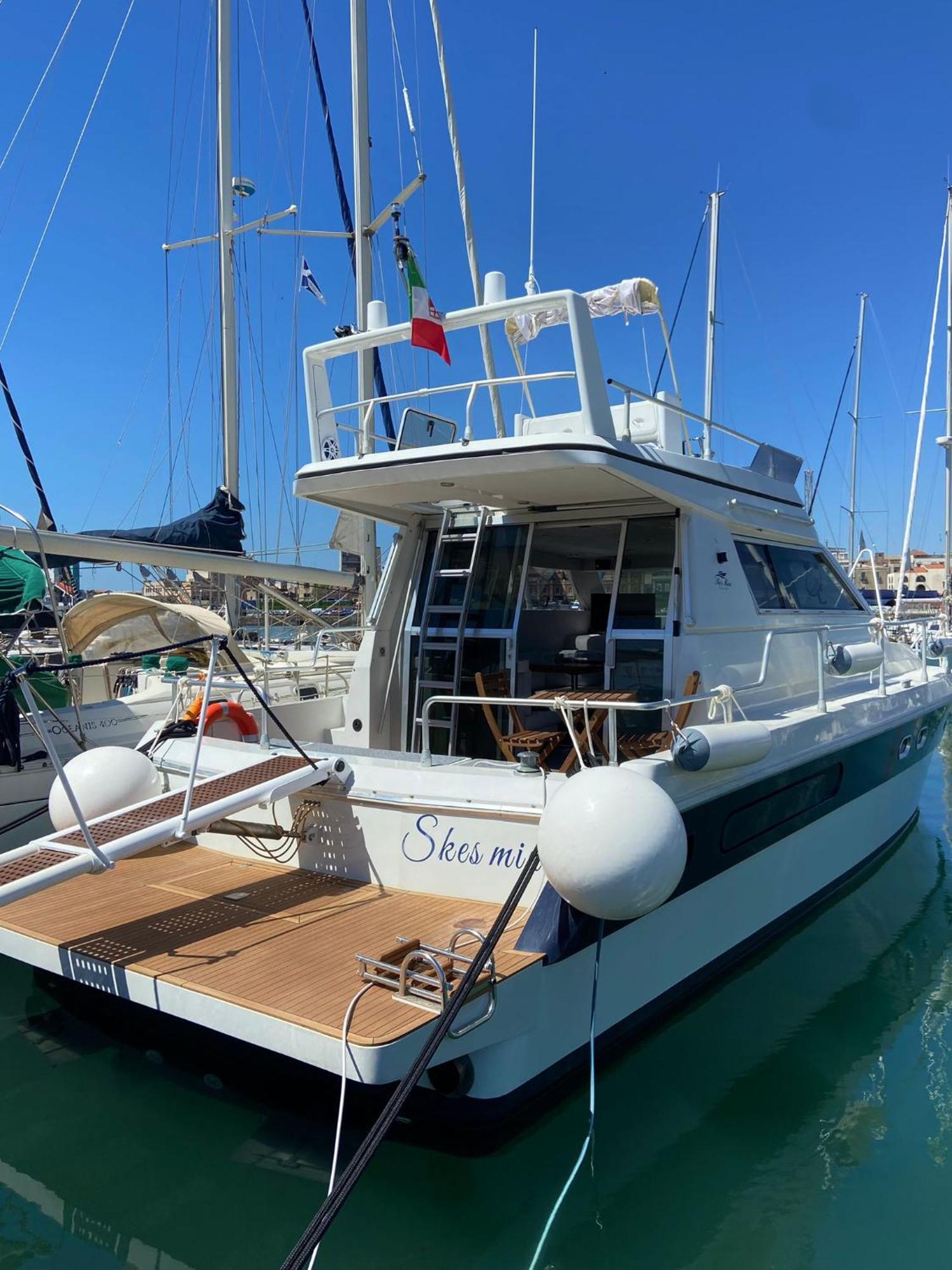 Отель She'S Mine Yacht Катания Экстерьер фото